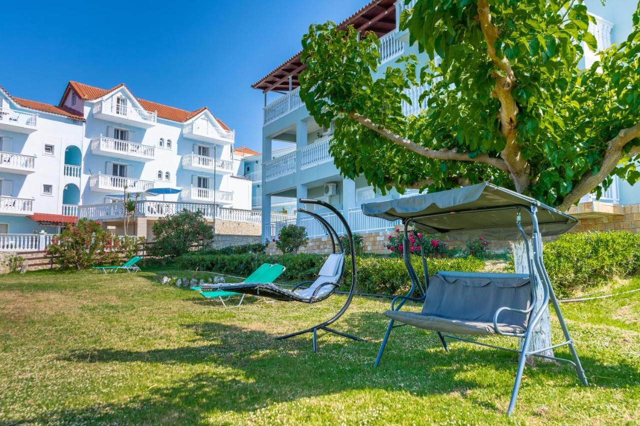 Baywatch Apartments On The Beach By "Elite" Amoudi Eksteriør billede